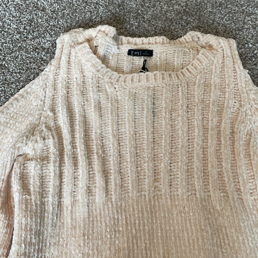 Sweater - Picture 2 of 5